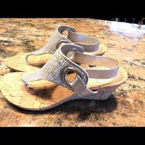 White mountain s glitter sandals